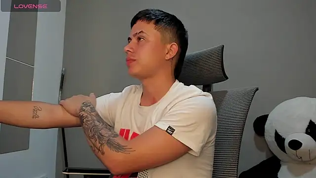 mattiwsmorris  online show from 11/12/25, 01:48