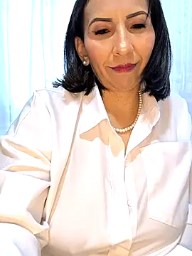 Mrsvictoriaaa online show from 01/05/26, 08:34