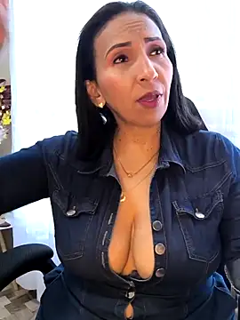 Mrsvictoriaaa online show from 04/05/26, 07:09