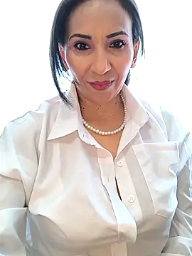 Mrsvictoriaaa online show from 10/10/25, 08:09