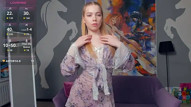 Snapshot of FloraBonde chatting on 10/23/25, 10:58 FloraBonde online show from 10/23/25, 10:58