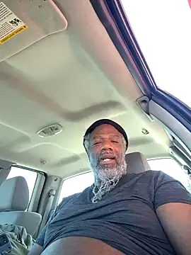 Snapshot of KingSlim56 chatting on 10/13/25, 07:04 KingSlim56 online show from 10/13/25, 07:04