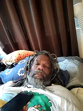 Snapshot of KingSlim56 chatting on 10/31/25, 10:05 KingSlim56 online show from 10/31/25, 10:05