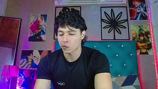 Snapshot of LiamAndrewzz chatting on 07/18/26, 03:59 LiamAndrewzz online show from 07/18/26, 03:59