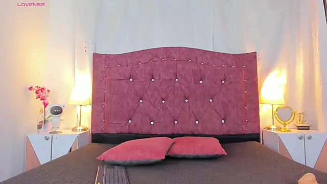 Snapshot of ValentinaGuerra chatting on 11/27/25, 01:50 ValentinaGuerra online show from 11/27/25, 01:50