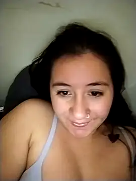 Snapshot of sweetie__annieee chatting on 10/21/25, 05:07 sweetie  annieee online show from 10/21/25, 05:07