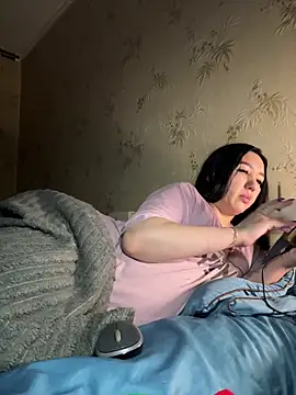 Snapshot of Naughtbaby_2025 chatting on 11/14/25, 04:21 Naughtbaby 2025 online show from 11/14/25, 04:21