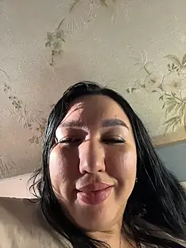 Naughtbaby 2025 online show from 02/17/26, 01:30