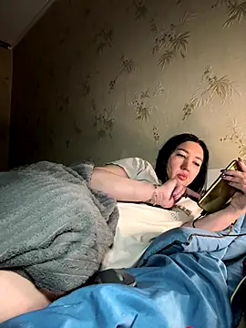 Snapshot of Naughtbaby_2025 chatting on 11/26/25, 04:12 Naughtbaby 2025 online show from 11/26/25, 04:12