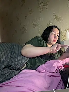 Naughtbaby 2025 online show from 04/22/26, 01:07