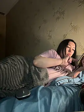 Snapshot of Naughtbaby_2025 chatting on 11/15/25, 04:27 Naughtbaby 2025 online show from 11/15/25, 04:27