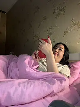 Naughtbaby 2025 online show from 02/15/26, 11:47