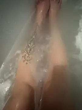 Snapshot of Naughtbaby_2025 chatting on 10/19/25, 01:03 Naughtbaby 2025 online show from 10/19/25, 01:03