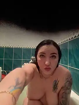 Snapshot of Naughtbaby_2025 chatting on 12/15/25, 03:40 Naughtbaby 2025 online show from 12/15/25, 03:40