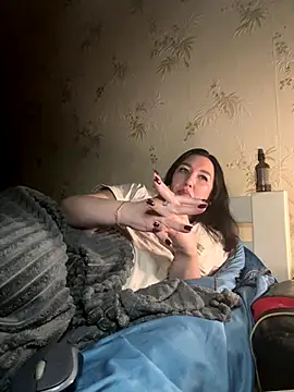 Snapshot of Naughtbaby_2025 chatting on 12/16/25, 03:44 Naughtbaby 2025 online show from 12/16/25, 03:44