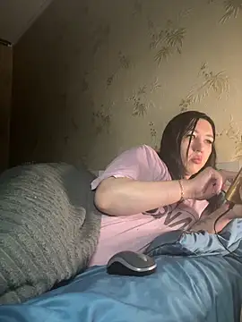 Snapshot of Naughtbaby_2025 chatting on 11/12/25, 04:00 Naughtbaby 2025 online show from 11/12/25, 04:00