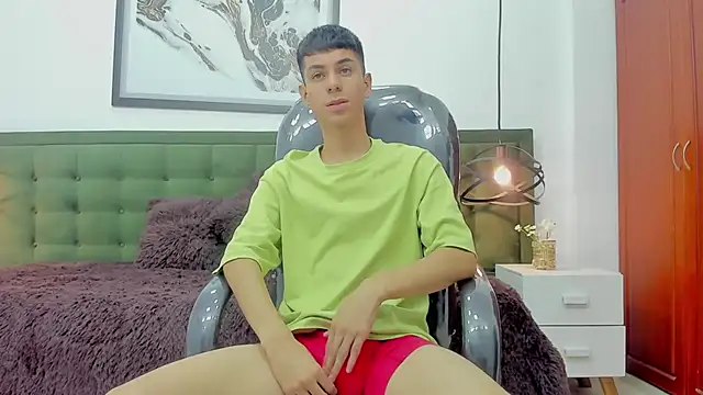 Snapshot of Johann_sex chatting on 10/15/25, 02:14 Johann sex online show from 10/15/25, 02:14