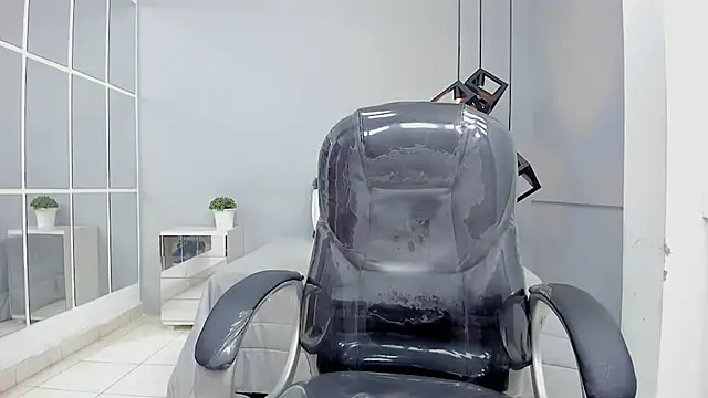 Snapshot of Johann_sex chatting on 09/15/25, 04:18 Johann sex online show from 09/15/25, 04:18