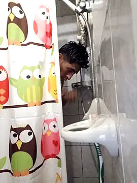 LeonRoots online show from 10/23/25, 02:43