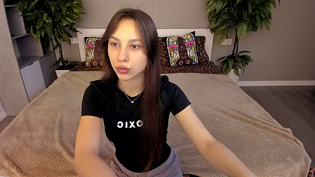 PaigePrado online show from 12/04/25, 06:56