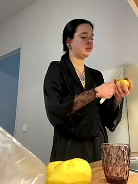 AlishaPrettyBlade online show from 12/19/25, 01:13