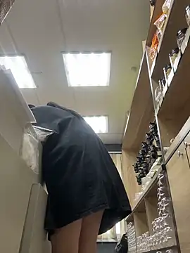 AlishaPrettyBlade online show from 12/17/25, 08:19