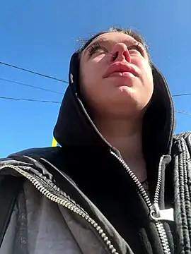 AlishaPrettyBlade online show from 04/01/26, 05:53