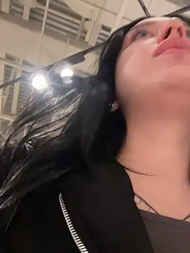 AlishaPrettyBlade online show from 10/15/25, 08:44