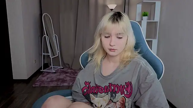 Snapshot of Nasy chatting on 11/29/25, 06:41 Nasy online show from 11/29/25, 06:41