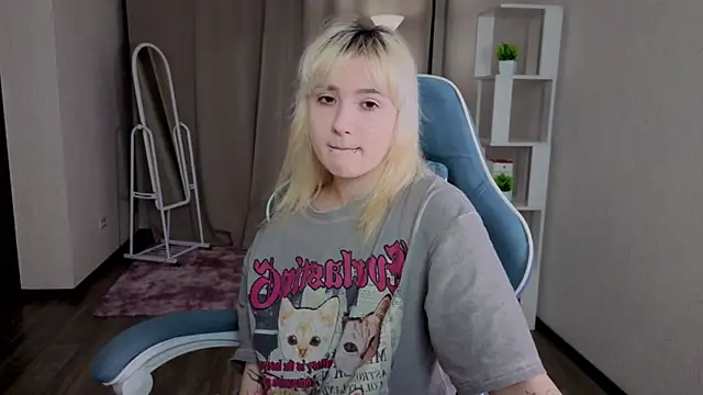 Snapshot of Nasy chatting on 12/01/25, 04:30 Nasy online show from 12/01/25, 04:30