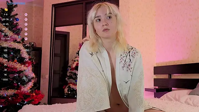 Snapshot of Nasy chatting on 12/15/25, 06:58 Nasy online show from 12/15/25, 06:58