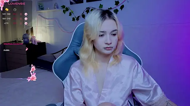 Snapshot of Nasy chatting on 09/15/25, 05:24 Nasy online show from 09/15/25, 05:24