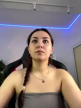 AshleySkott  online show from 10/26/25, 08:26