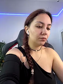 AshleySkott  online show from 10/20/25, 08:48