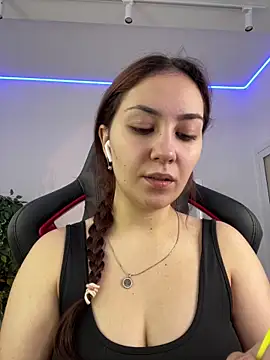 AshleySkott  online show from 10/27/25, 08:26