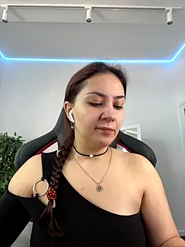 AshleySkott  online show from 10/10/25, 08:15