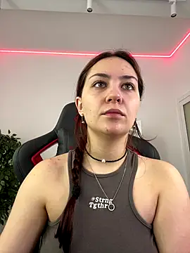 AshleySkott  online show from 10/05/25, 08:16