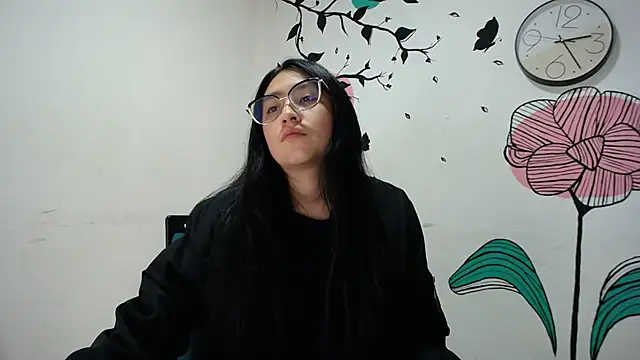 Snapshot of Arielle_lov chatting on 02/28/25, 03:26 Arielle lov online show from 02/28/25, 03:26