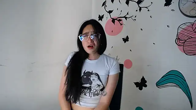 Snapshot of Arielle_lov chatting on 03/01/25, 05:27 Arielle lov online show from 03/01/25, 05:27