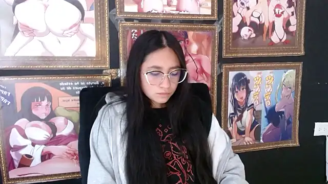 Snapshot of Arielle_lov chatting on 03/17/25, 11:31 Arielle lov online show from 03/17/25, 11:31