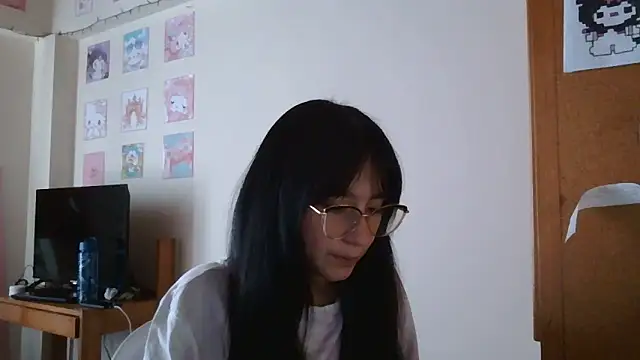 Arielle lov online show from 10/27/25, 04:08