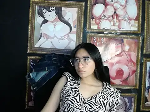 Snapshot of Arielle_lov chatting on 02/20/25, 03:08 Arielle lov online show from 02/20/25, 03:08