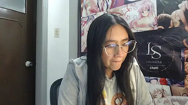 Snapshot of Arielle_lov chatting on 03/03/25, 11:33 Arielle lov online show from 03/03/25, 11:33