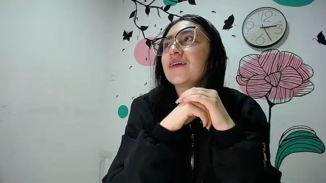 Snapshot of Arielle_lov chatting on 02/28/25, 11:36 Arielle lov online show from 02/28/25, 11:36