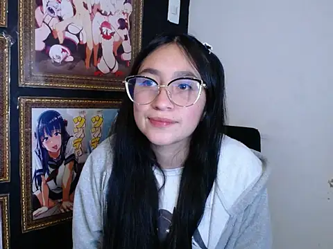 Snapshot of Arielle_lov chatting on 02/17/25, 03:47 Arielle lov online show from 02/17/25, 03:47