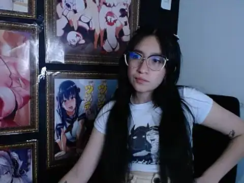 Snapshot of Arielle_lov chatting on 02/17/25, 06:53 Arielle lov online show from 02/17/25, 06:53