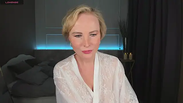 Snapshot of Sandra_Kind chatting on 02/22/25, 09:12 Sandra Kind online show from 02/22/25, 09:12