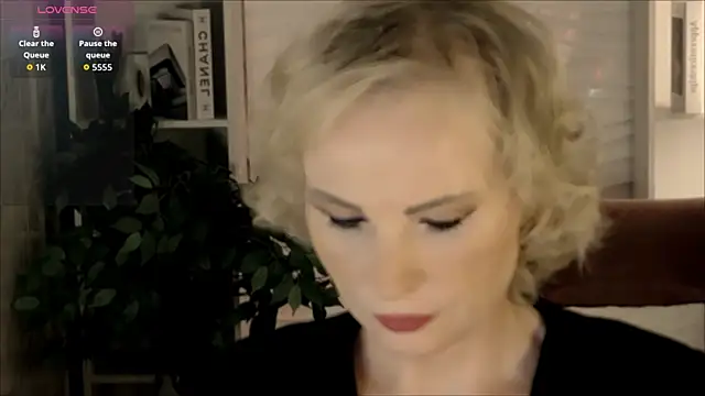 Sandra Kind online show from 10/23/25, 05:50