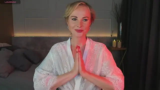 Snapshot of Sandra_Kind chatting on 03/09/25, 05:22 Sandra Kind online show from 03/09/25, 05:22