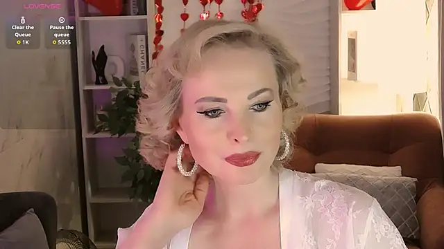 Snapshot of Sandra_Kind chatting on 02/05/26, 05:47 Sandra Kind online show from 02/05/26, 05:47